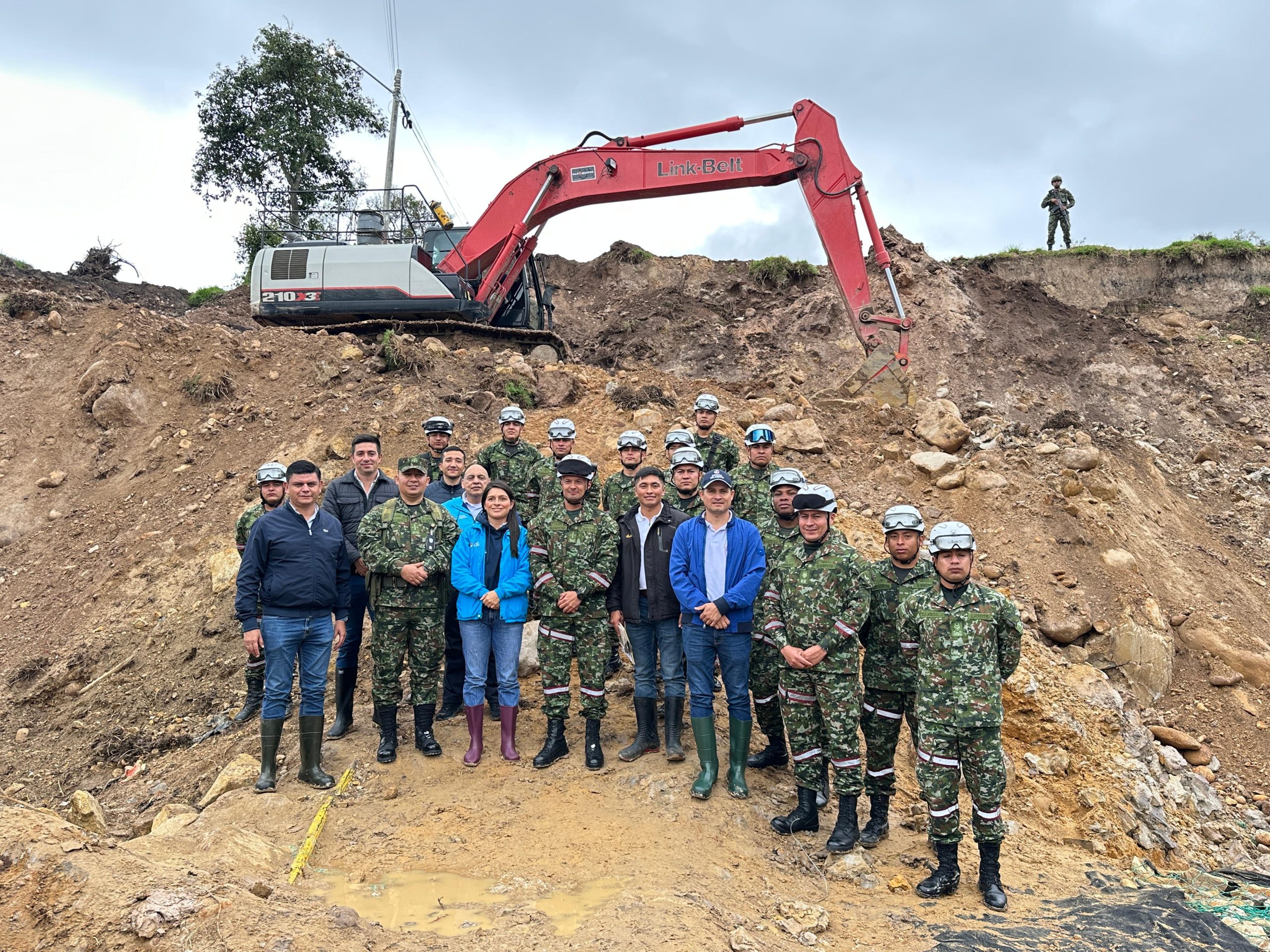 Concluye con éxito la primera etapa de obras de emergencia en la Quebrada Quincha, sector Puente Peatonal de Villapinzón